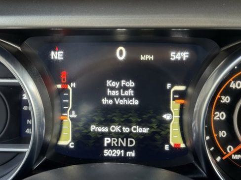 Used 2021 Jeep Gladiator Sport image 15