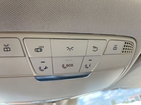 Used 2017 Mercedes-Benz C 300 4MATIC Sedan image 40