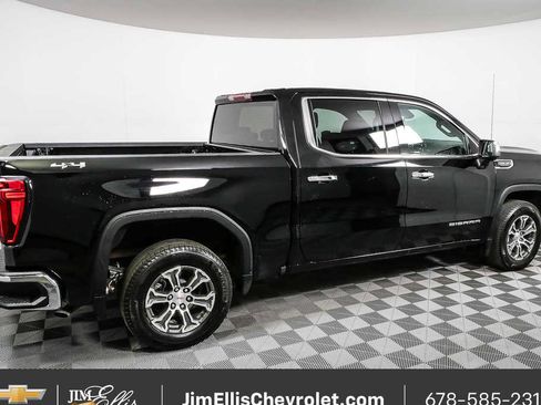 Used 2025 GMC Sierra 1500 SLT image 2