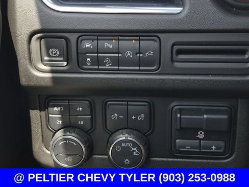 Used 2021 Chevrolet Tahoe Z71 w/ Z71 Off-Road Package AWD/4WD image 32