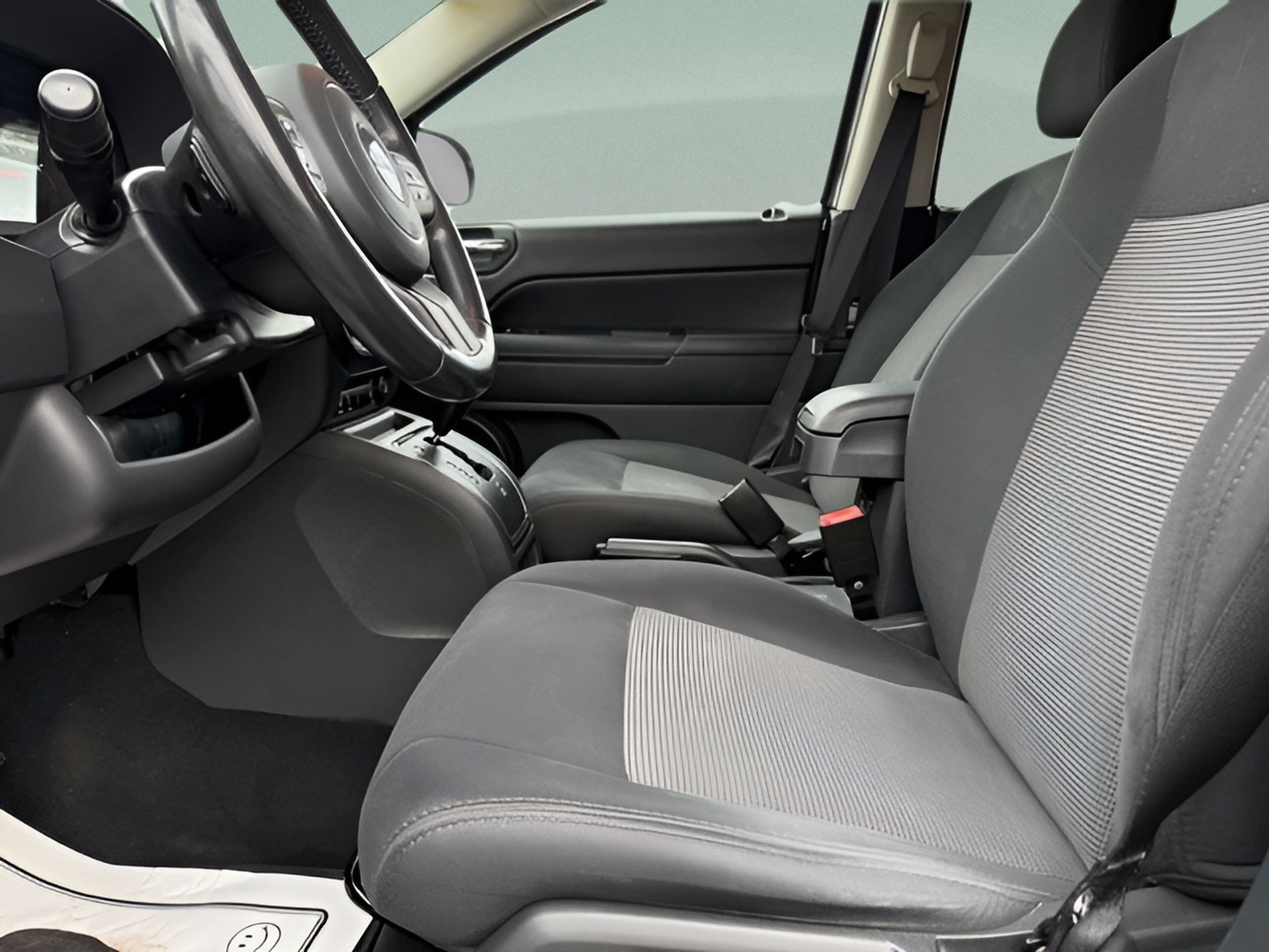 Used 2012 Jeep Compass Latitude w/ Sun/Sound Group FWD image 18