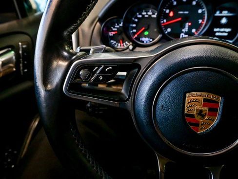 Used 2016 Porsche Cayenne image 34