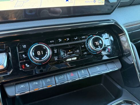 Used 2023 GMC Sierra 1500 AT4 w/ Technology Package image 25