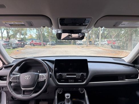 Used 2025 Toyota Grand Highlander FWD image 28