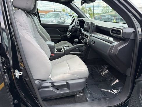 Used 2025 Toyota Tacoma SR5 AWD/4WD image 30