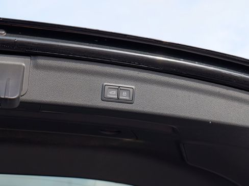 Certified 2025 Audi Q3 2.0T Premium Plus w/ Premium Plus Package image 36