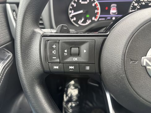 Used 2023 Nissan Rogue SV AWD/4WD image 20