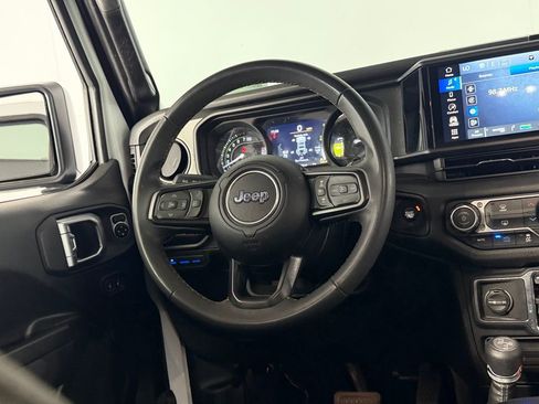 Used 2024 Jeep Wrangler Unlimited AWD/4WD image 14