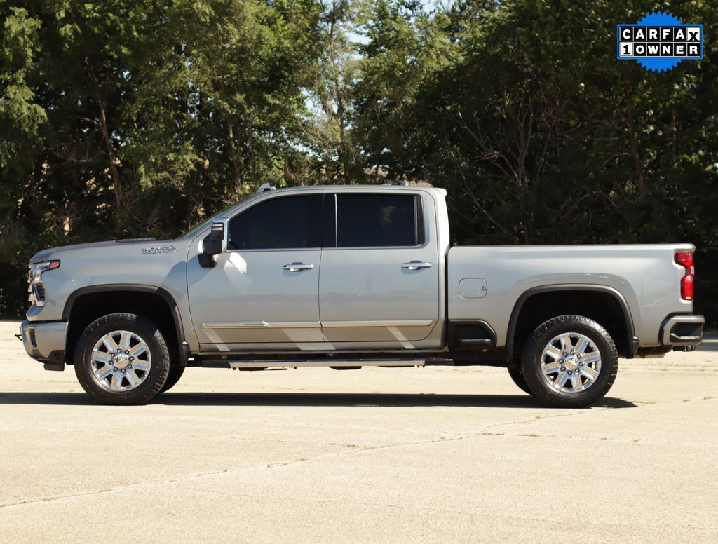 Used 2024 Chevrolet Silverado 2500 High Country w/ High Country Premium Package AWD/4WD image 4