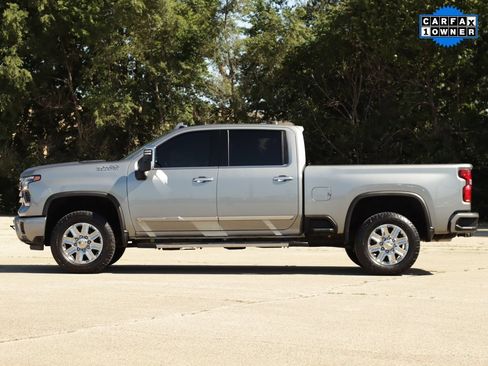 Used 2024 Chevrolet Silverado 2500 High Country w/ High Country Premium Package AWD/4WD image 4