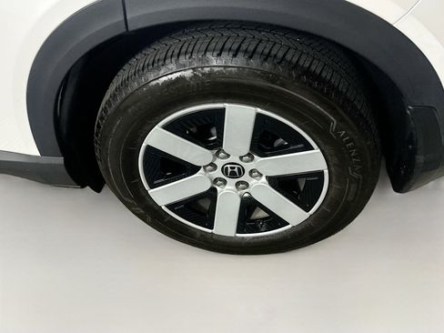 Used 2024 Honda Prologue EX image 11