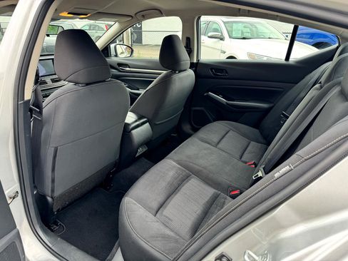 Used 2023 Nissan Altima 2.5 SV image 16