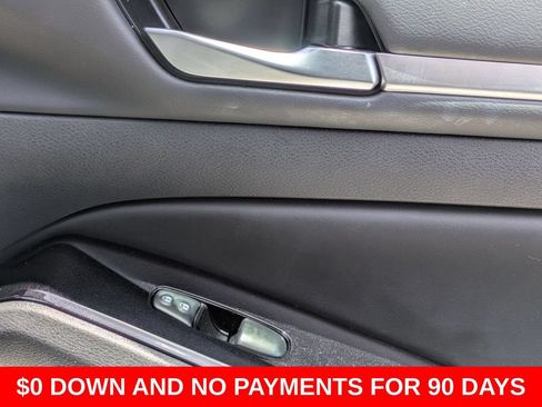 Used 2025 Nissan Altima 2.5 SR FWD image 33