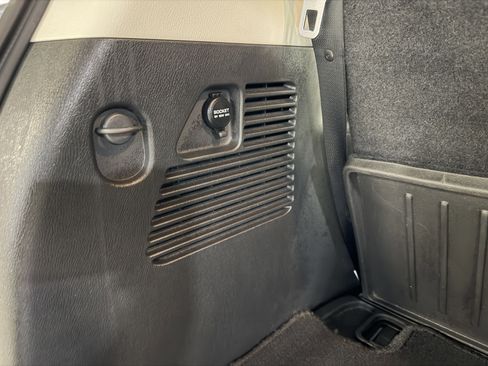 Used 2024 Nissan Armada Platinum w/ Captain's Chairs Package image 28