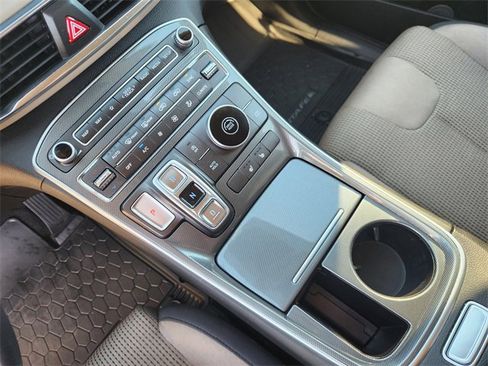 Used 2023 Hyundai Santa Fe SEL image 19