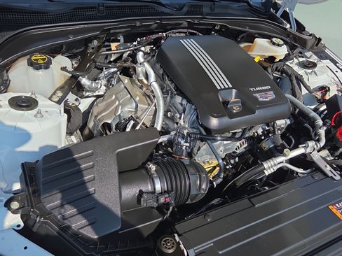 Used 2025 Cadillac CT4 Luxury RWD image 21