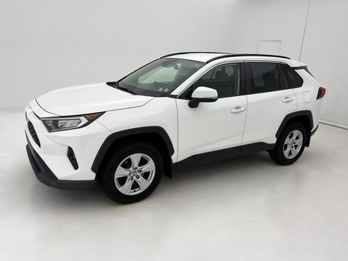 Used 2020 Toyota RAV4 XLE w/ XLE Grade Weather Package AWD/4WD image 5