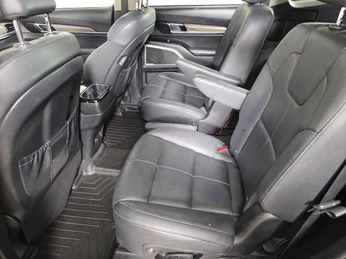 Used 2022 Kia Telluride EX w/ EX Premium Package image 32
