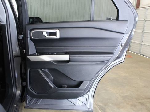 Used 2023 Ford Explorer XLT RWD image 22