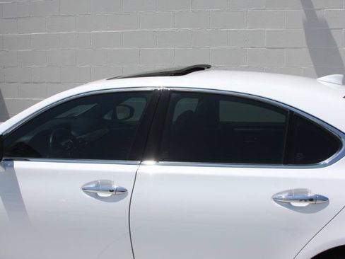 Used 2014 Lexus LS 460 AWD w/ F Sport Package image 17