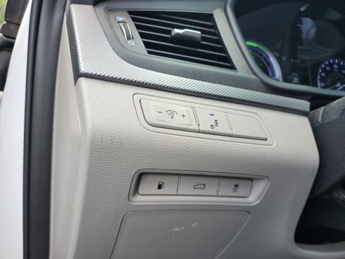Used 2019 Hyundai Sonata SE FWD image 13