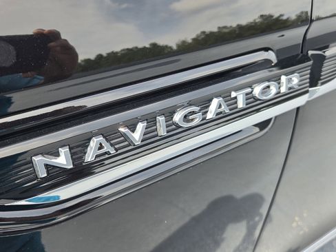 Used 2022 Lincoln Navigator Black Label AWD/4WD image 10