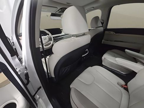 Used 2023 Hyundai Palisade Limited AWD/4WD image 16