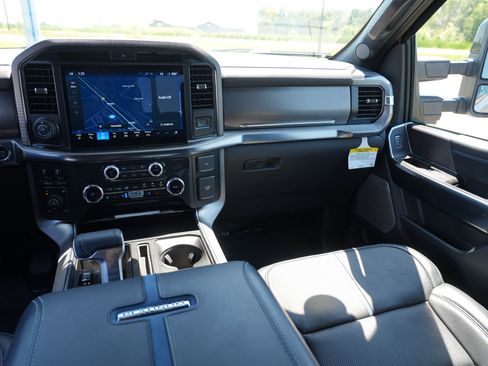 Used 2025 Ford F150 Platinum AWD/4WD image 23