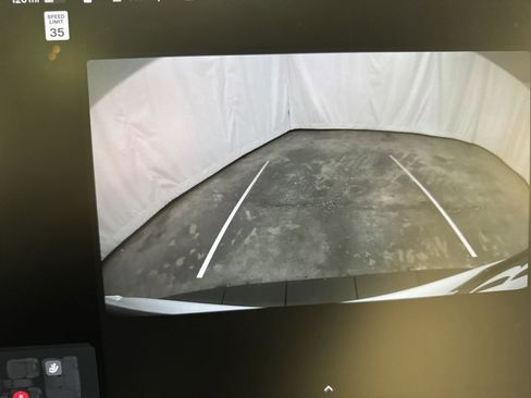 Used 2021 Tesla Model Y Long Range image 17