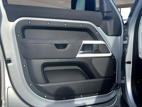 Used 2023 Land Rover Defender 110 S image 18