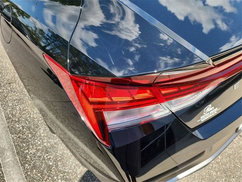 New 2025 Hyundai Elantra Limited image 7