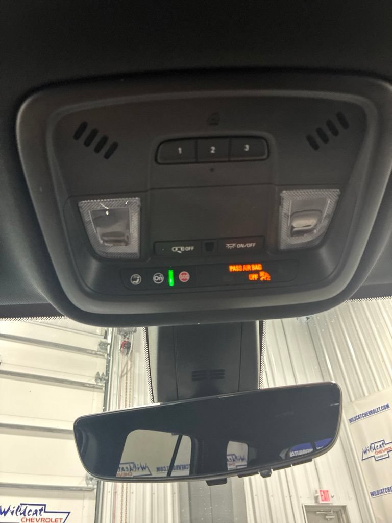 Used 2022 Chevrolet Traverse RS w/ LPO, Floor Liner Package FWD image 33