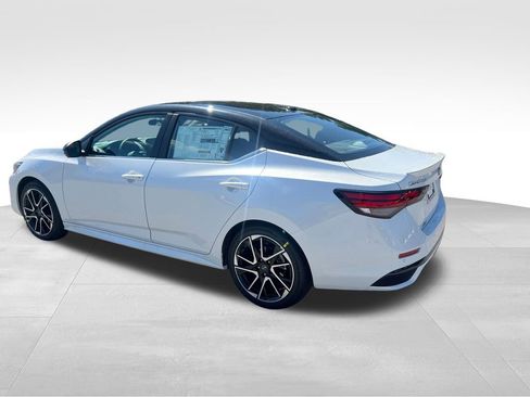 New 2025 Nissan Sentra SR w/ SR Premium Package image 4