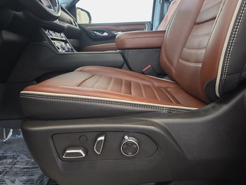 Used 2023 GMC Yukon Denali Ultimate AWD/4WD image 28