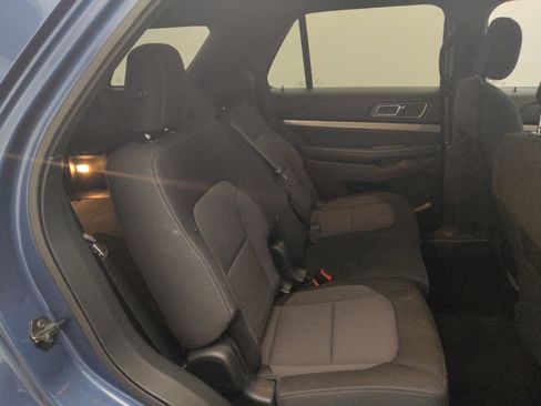 Used 2018 Ford Explorer XLT FWD image 19