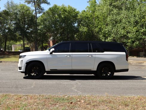 Used 2024 Cadillac Escalade ESV Premium Luxury Platinum w/ Heavy-Duty Trailer Package AWD/4WD image 3
