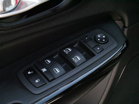 Used 2023 Jeep Cherokee Altitude Lux AWD/4WD image 19
