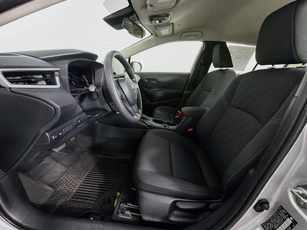 Used 2026 Toyota Corolla LE FWD image 12
