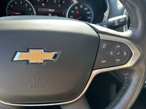 Used 2021 Chevrolet Traverse LT image 27