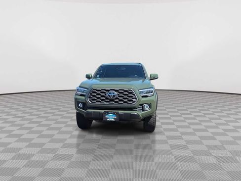 Used 2022 Toyota Tacoma TRD Off-Road w/ TRD Premium Off Road Package AWD/4WD image 3