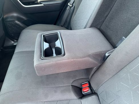 Used 2025 Toyota RAV4 XLE AWD/4WD image 37