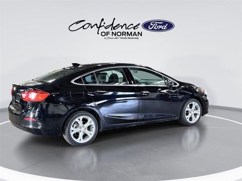 Used 2016 Chevrolet Cruze Premier image 9