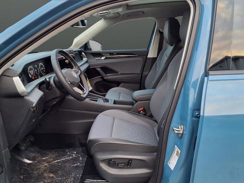 New 2026 Volkswagen Tiguan SE image 12