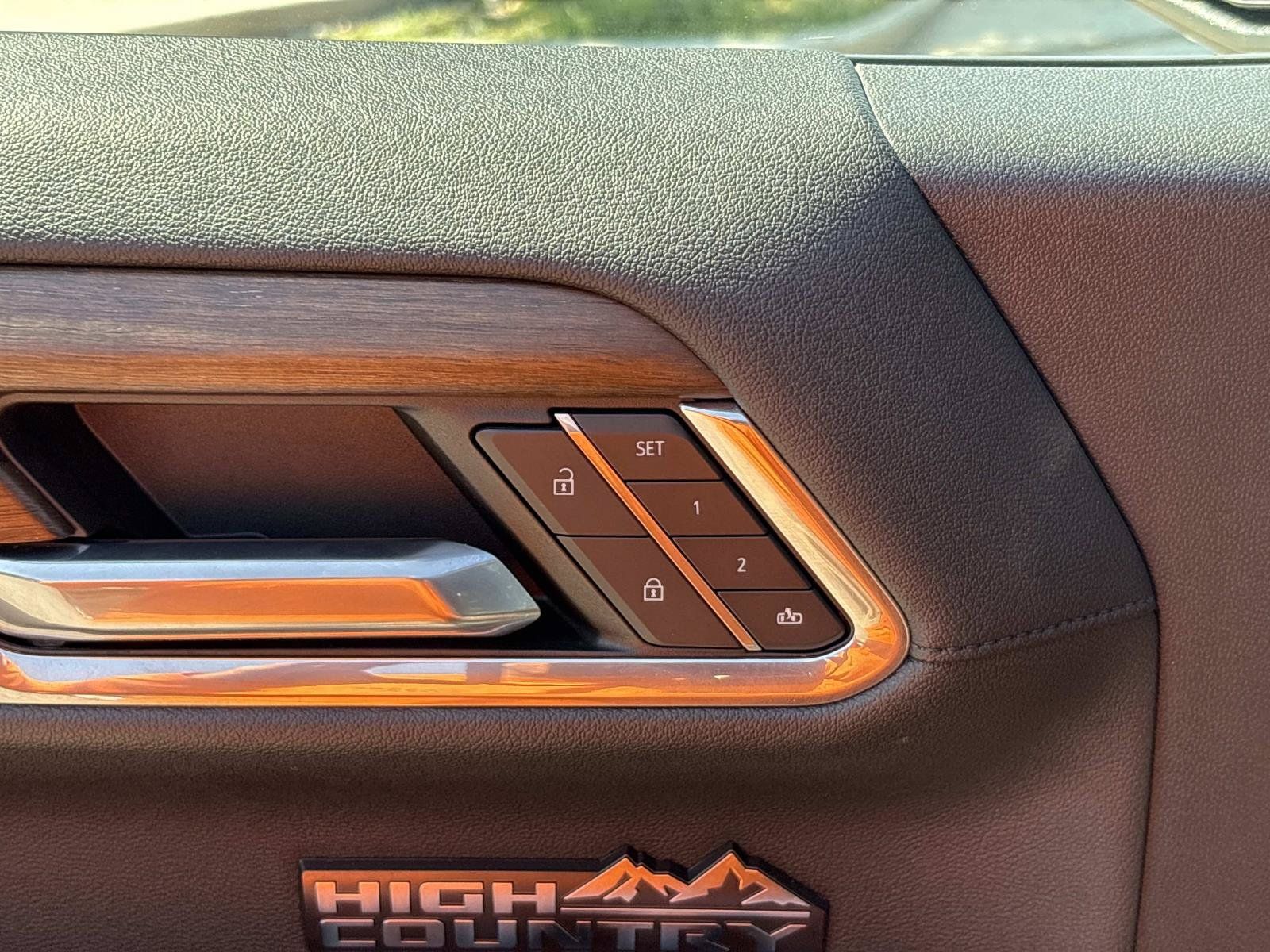 Used 2023 Chevrolet Silverado 1500 High Country w/ High Country Premium Package AWD/4WD image 13