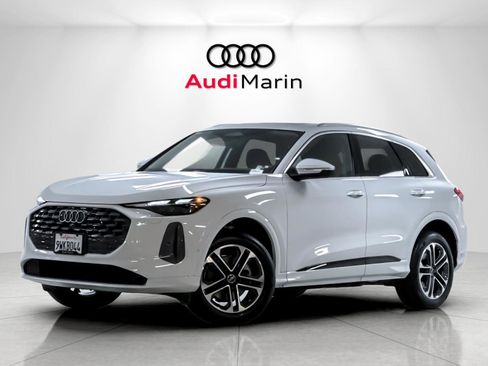 Used 2025 Audi Q5 Premium w/ Convenience Package AWD/4WD image 1