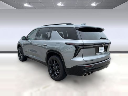 Certified 2024 Chevrolet Traverse RS FWD image 3