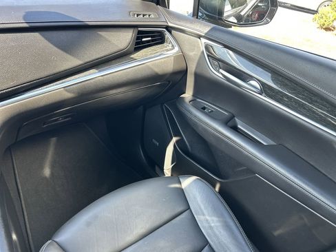 Used 2022 Cadillac XT5 Premium Luxury image 16
