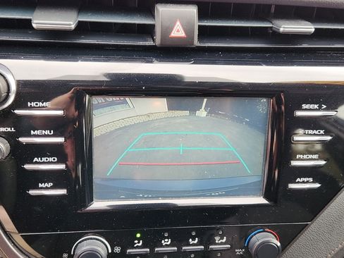 Used 2019 Toyota Camry LE image 15