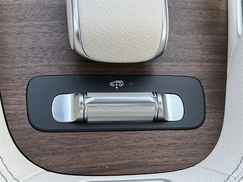 Certified 2025 Mercedes-Benz GLS 450 4MATIC image 33