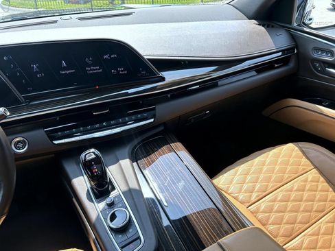Certified 2023 Cadillac Escalade Premium Luxury AWD/4WD image 22